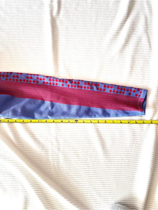 FABLETICS Stars & Stripes Red & Blue Ribbed Compressive Crop 21” Leggings Medium - Image 5