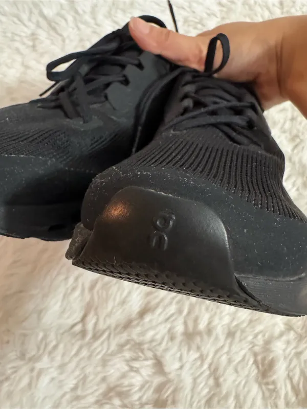 On Running Cloudstratus Black Women's Running Sneakers Size 9 - Image 11