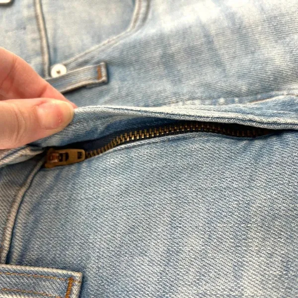 Madewell The Petite Perfect Vintage Straight‎ Jean Danby Wash: Knee-Rip Edition - Image 5
