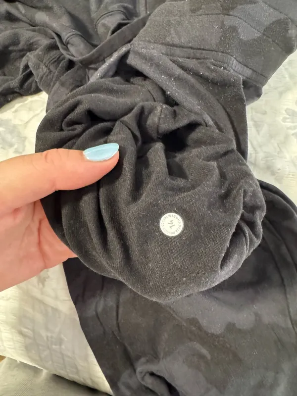Lululemon Joggers - Image 4