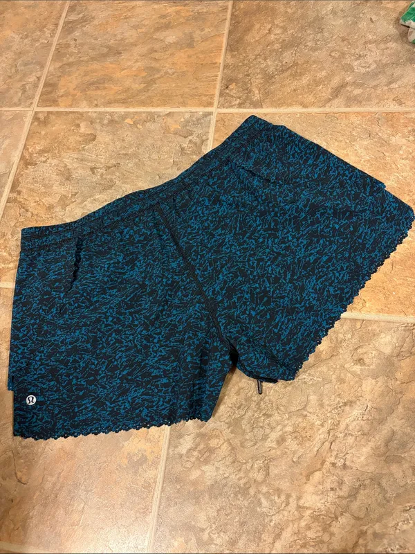 lululemon athletica Black and Teal Patterned Scallop-Hem Athletic Shorts - Image 2