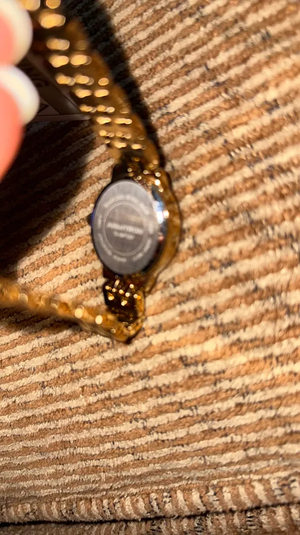 Armitron gold tone watch - Image 4