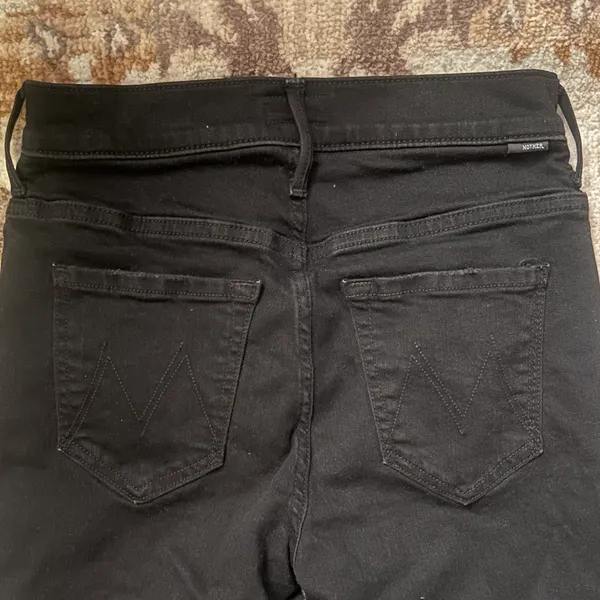 MOTHER The Insider Crop Step Fray Jeans in Not Guilty - Image 7