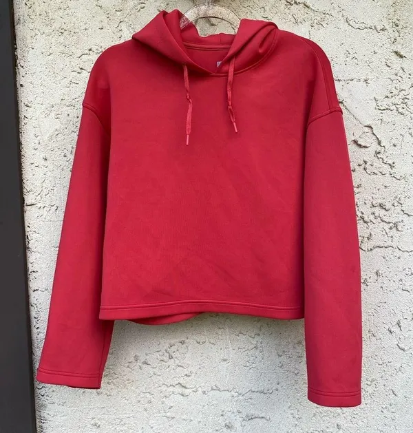 Uniqlo Size medium red hoodie slightly cropped dry fit - Image 6