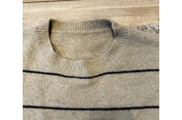 Amazon Cropped sweater - Image 2