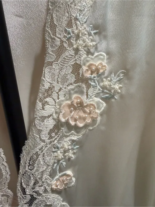 Vintage ValMode Women's Cream Lace-Trim Satin Robe - Elegant Long Sleepwear M - Image 2