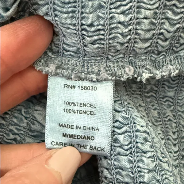 NWT Love Tree Blue Chambray Tencel Smocked Short Sleeve Boho Milk Maid Top - Image 5