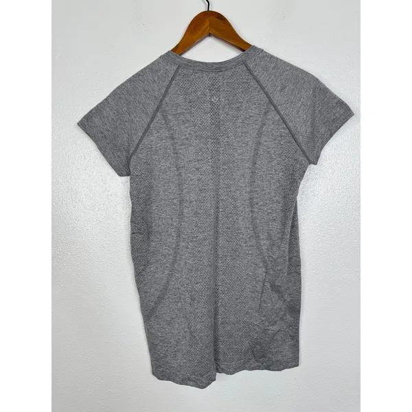 Lululemon Swiftly Tech Short Sleeve 2.0 Grey Heathered Running‎ Shirt Womens 8 - Image 2