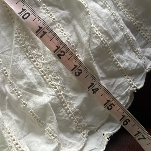 Zara Scalloped Eyelet Relaxed White Shorts Size L - Image 8