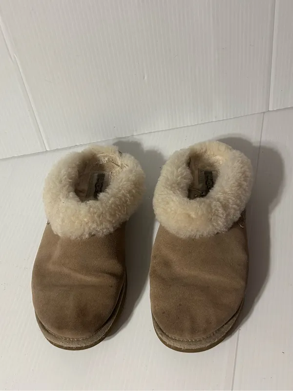 UGG cluggette leather sheepskin slippers womens size 8 - Image 4