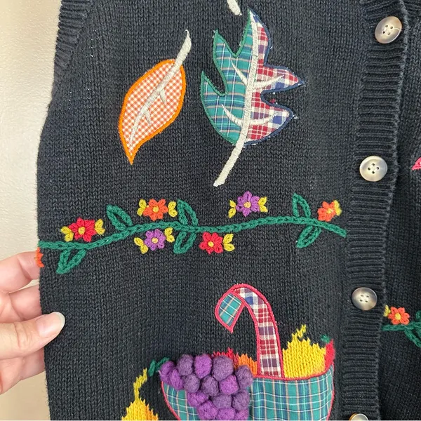 Vintage Karen Scott Black Cardigan Sweater Vest Large Fall Fruit Bear Embroidery - Image 3