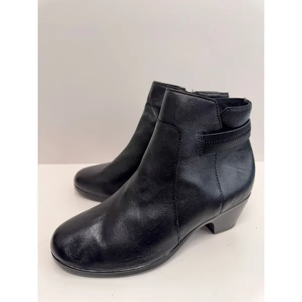 Clarks Boots‎ Size 9US Black Leather Block Heel Zip Up Booties NEW - Image 4