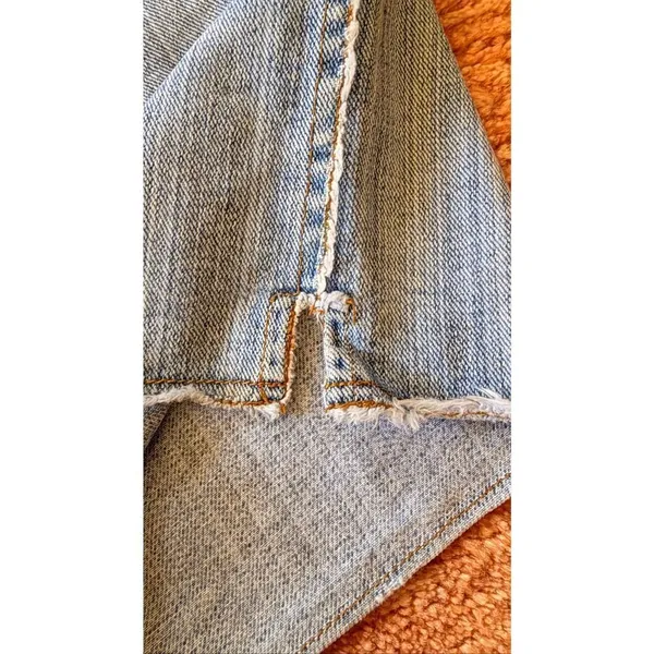 L.A. Blues Denim Shorts Size 10 Light Wash Frayed Trim Raw Hem Vintage - Image 4