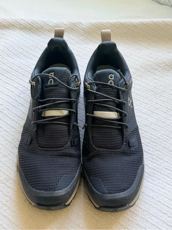 On Clouds Women's Athletic Shoes Size 8 Blue - Image 4