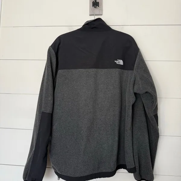 The North Face Men’s XL Grey Black Fleece Zip Up Jacket - Image 4
