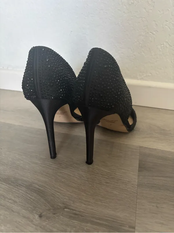 Jewel Badgley Mischka Black Crystal Pumps - Image 4