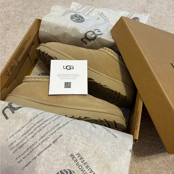 UGG tan tasmans - Image 4