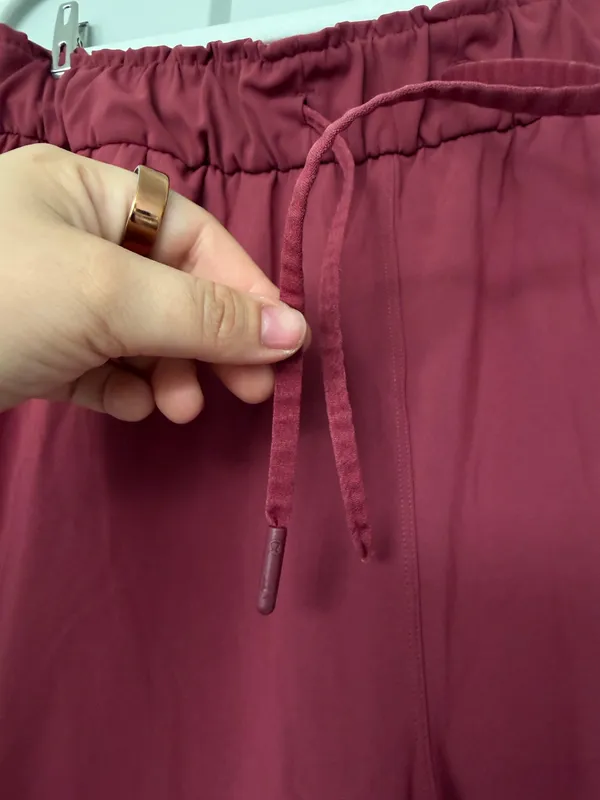 Lululemon Burgundy/Wine Joggers - Size 8 AS IS - Image 5