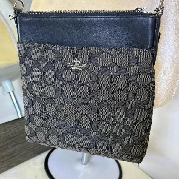 Coach Kitt Messenger Crossbody Bag Black & Signature Polished Pebble Leather - Image 14