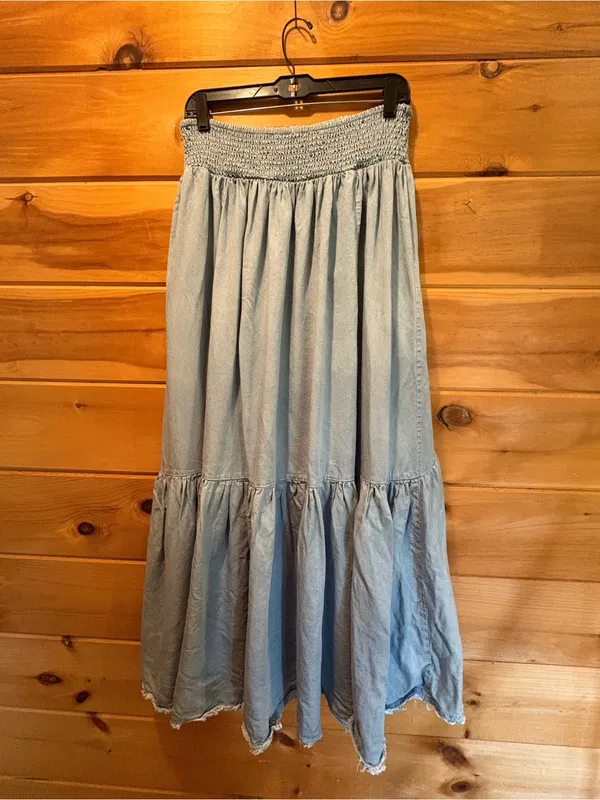 Vici Light Blue High-Low Tiered Maxi Skirt with Smocked Waist size Medium - Image 5