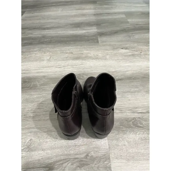 London Fog Faux Leather Women's Brown Ankle Boots with Side Zip - Image 10