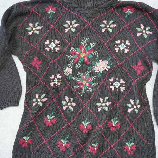 Boundary Waters Vintage Chunky Knit Floral Intarsia Mock Neck Sweater XL Black - Image 2