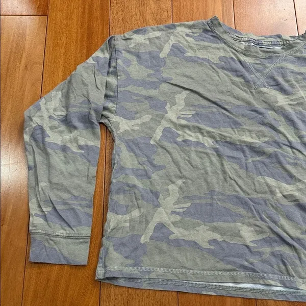 Abercrombie &‎ Fitch Green Camouflage Long Sleeve Crop Tee size M - Image 3