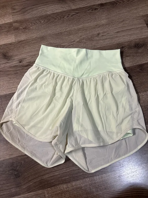 Lululemon light green athletic shorts size 4 - Image 3