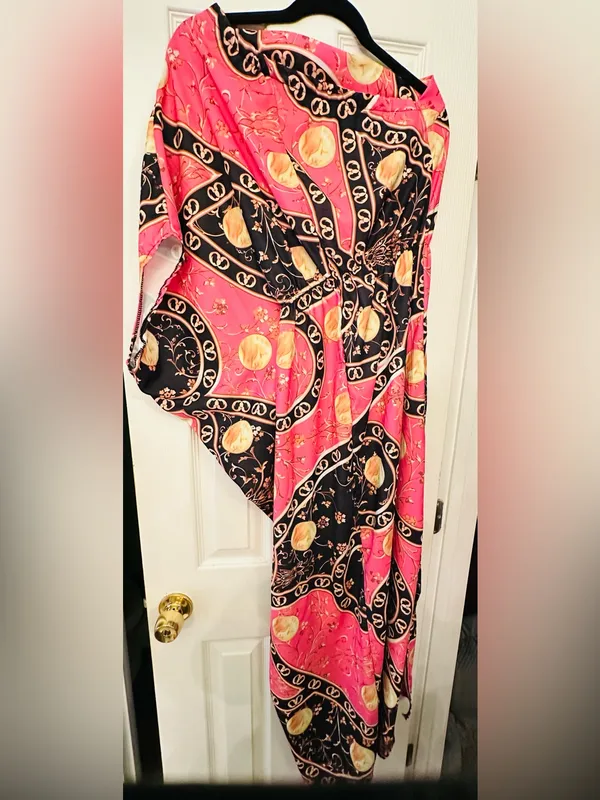 One shoulder Bold Pink & Black Printed Maxi Dress - Image 3
