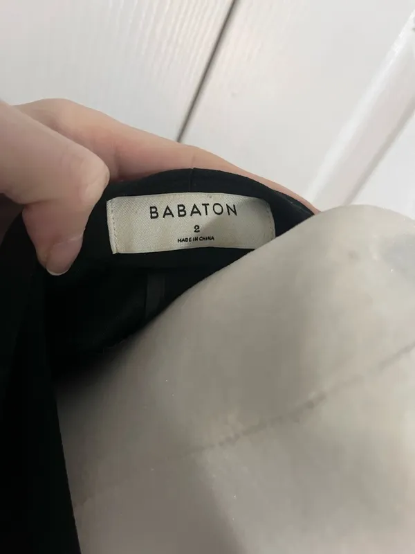 Aritzia Babaton Power Blazer Black Minimalist Size 2 - Image 3