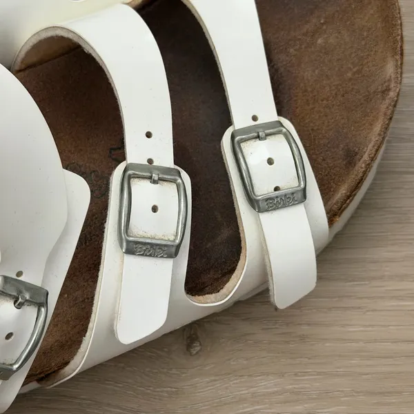 Birkenstock Birki’s Florida Birko-Flor sandals in white - Image 7