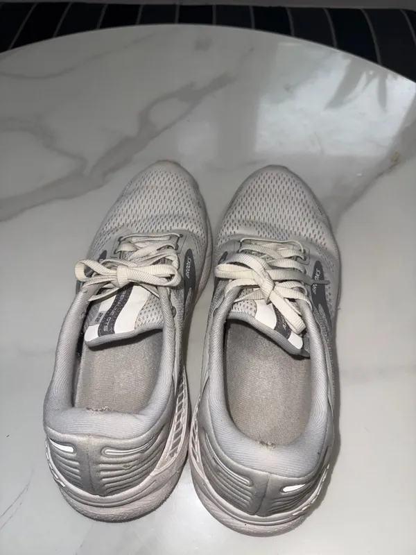 Brooks Women's Adrenaline GTS Running Shoes - Light Gray/Off-White - Image 4