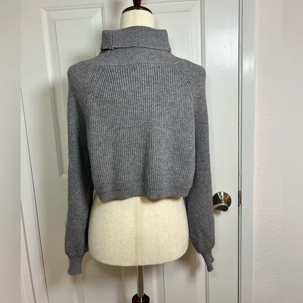 Turtleneck
Sweater‎ Topper Gray Size undefined - Image 4