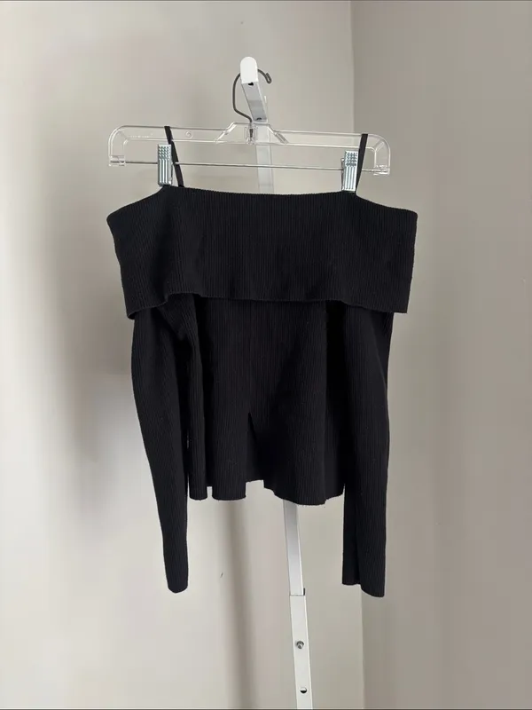 Abercrombie & Fitch Ribbed Knit Off-The-Shoulder Cutaway Sweater Black Size M - Image 4