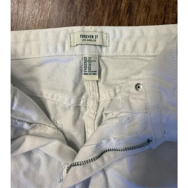 White straight leg ripped jeans Size 27 - Image 3