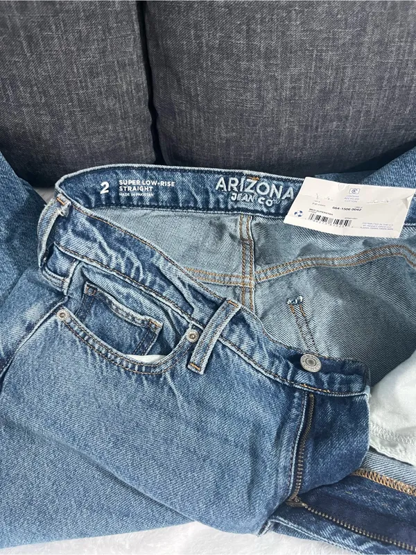 Arizona Jeans Women’s Blue Star Patch Relaxed Jeans - Image 2