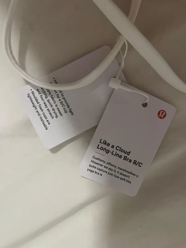 Lululemon NWT  white like a cloud bra size 4 - Image 4