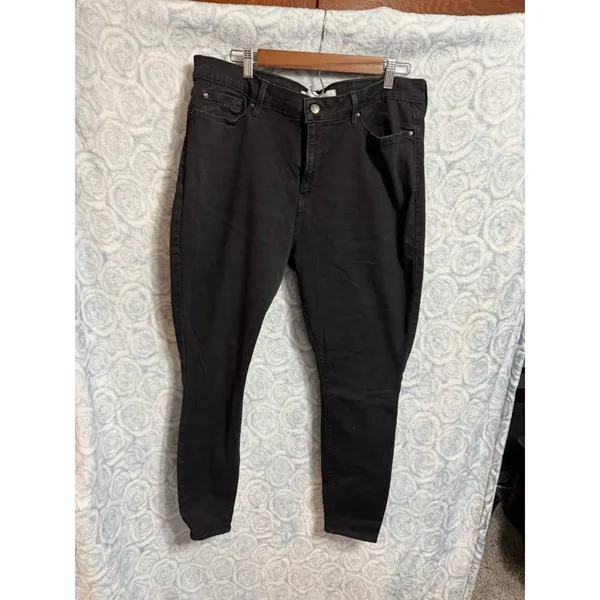 Levi's Black High-Rise Skinny Jeans - Image 5