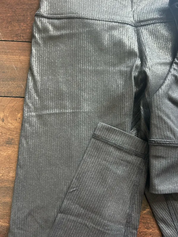 Lululemon Black Align HR Shine leggings 28” & Align bra - Image 6