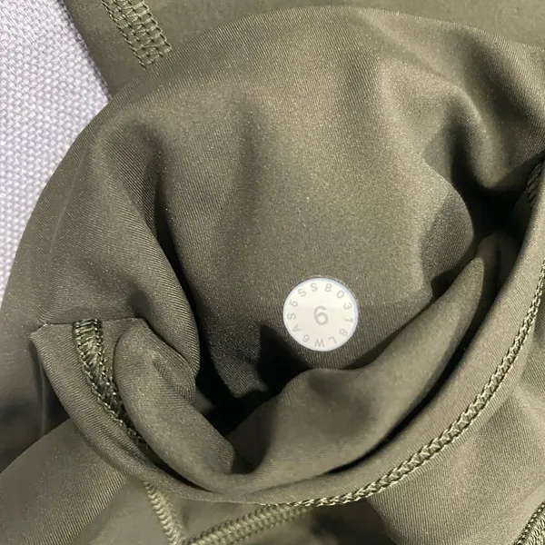 Lululemon High-Rise Olive Green Capri Leggings Size 6 Cropped Activewear Pants - Image 4