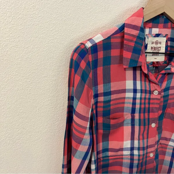 SO Perfect Shirt Pink &‎ Blue Plaid Soft Rayon Relaxed Fit Button Front Size M - Image 3