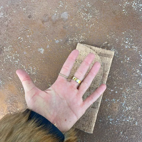 Handmade cork trifold wallet - Image 4