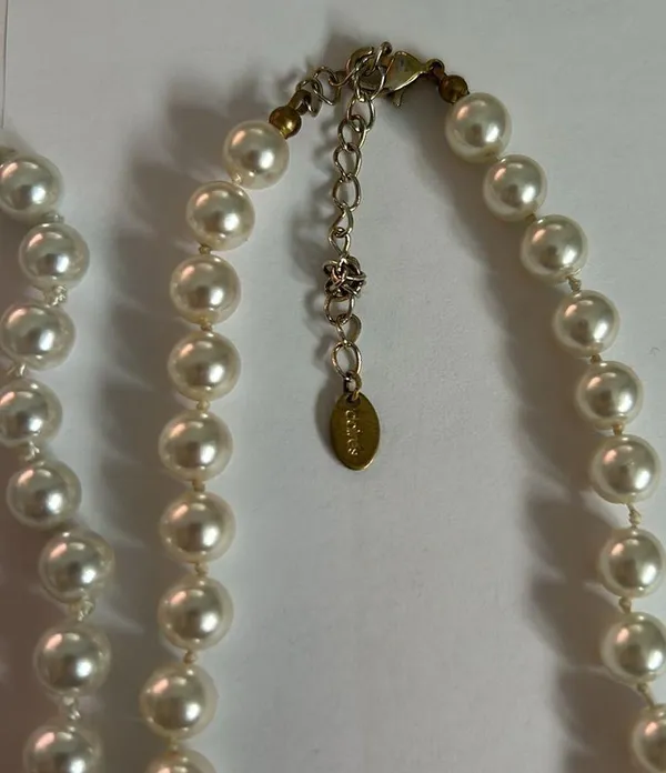 Claire’s Faux Pearls - Image 3