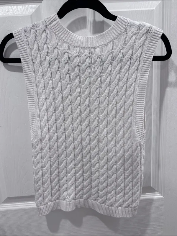 Abercrombie & Fitch White Cable Knit Sleeveless Sweater Vest size Medium - Image 8