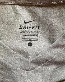 Nike T-shirt - Image 4