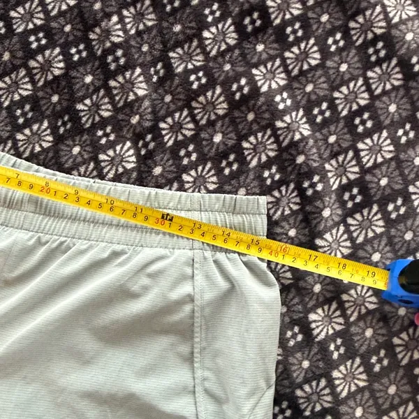 Athleta Mesh Racer Run Shorts 4” - Image 4