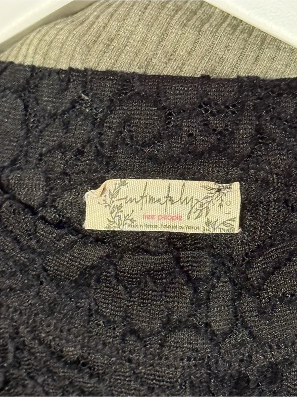 Free People Intimately Cloud Ride Black Lace Long Sleeve Top Size L - Image 4