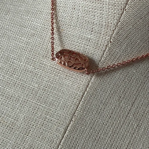 Kendra Scott Elisa short pendant necklace in rose gold New - Image 9