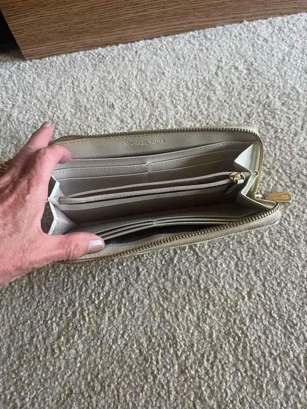 Michael Kors Wallet - Image 2