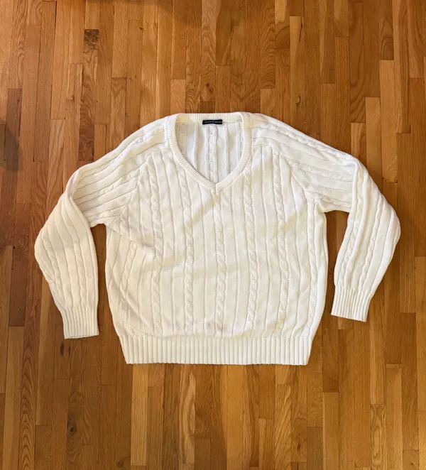 Brandy Melville V-Neck Sweater Knit - Image 4